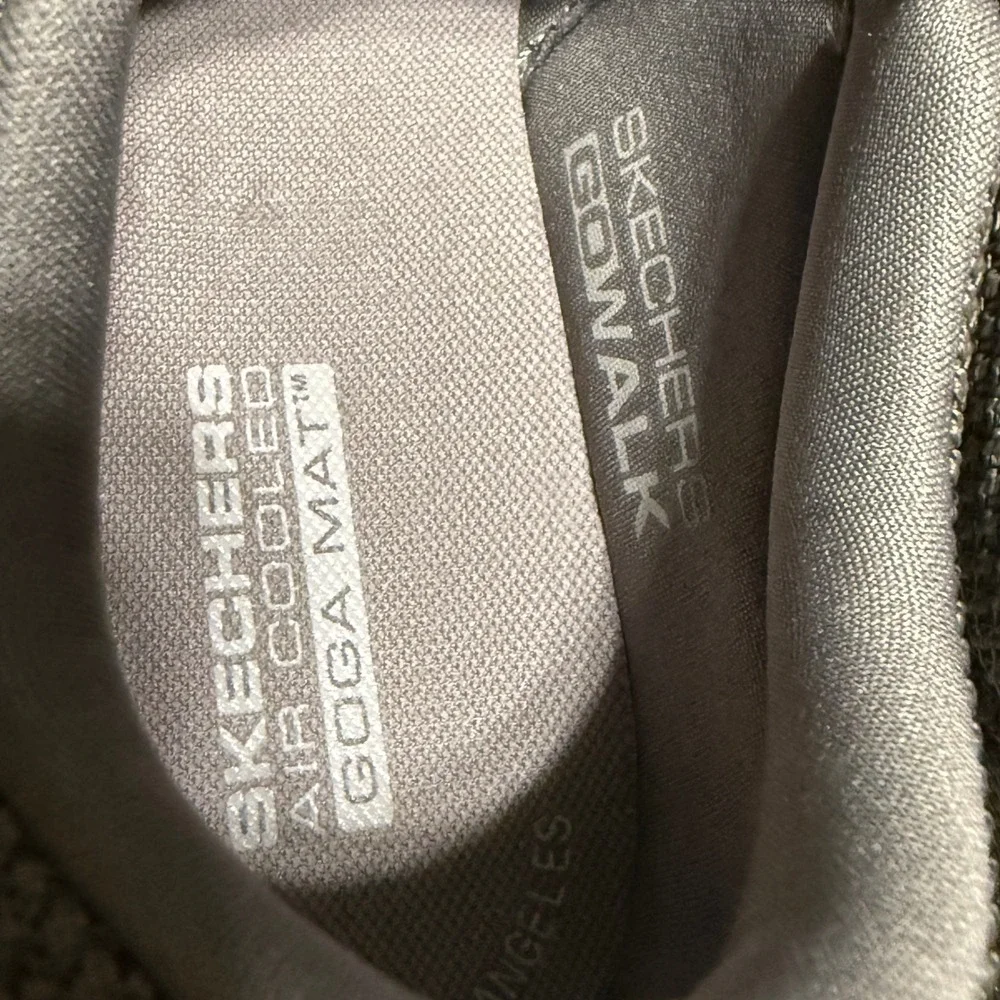 Skechers Slip‑On Comfort Sneakers Travel Sketchers Shoes Khaki Mens 7.5 Womens 9